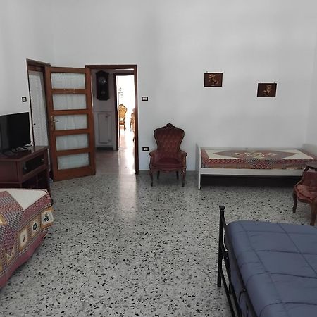 مبيت وإفطار كازيرتا A Casa Di Adele المظهر الخارجي الصورة