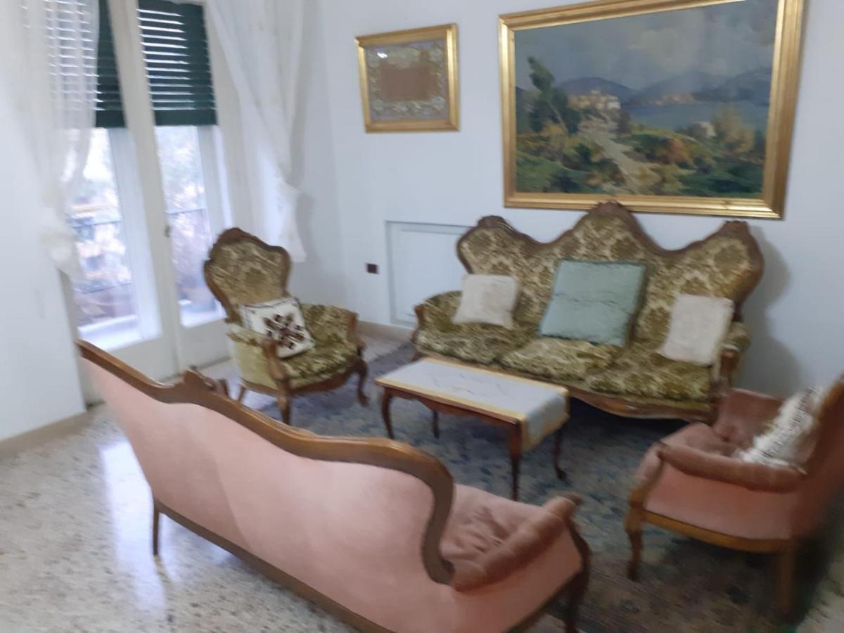 مبيت وإفطار كازيرتا A Casa Di Adele المظهر الخارجي الصورة