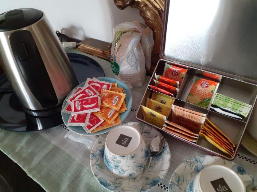 مبيت وإفطار كازيرتا A Casa Di Adele المظهر الخارجي الصورة
