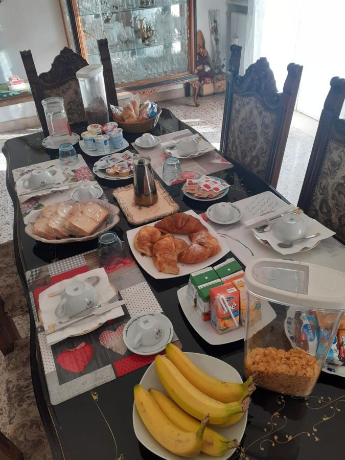 مبيت وإفطار كازيرتا A Casa Di Adele المظهر الخارجي الصورة