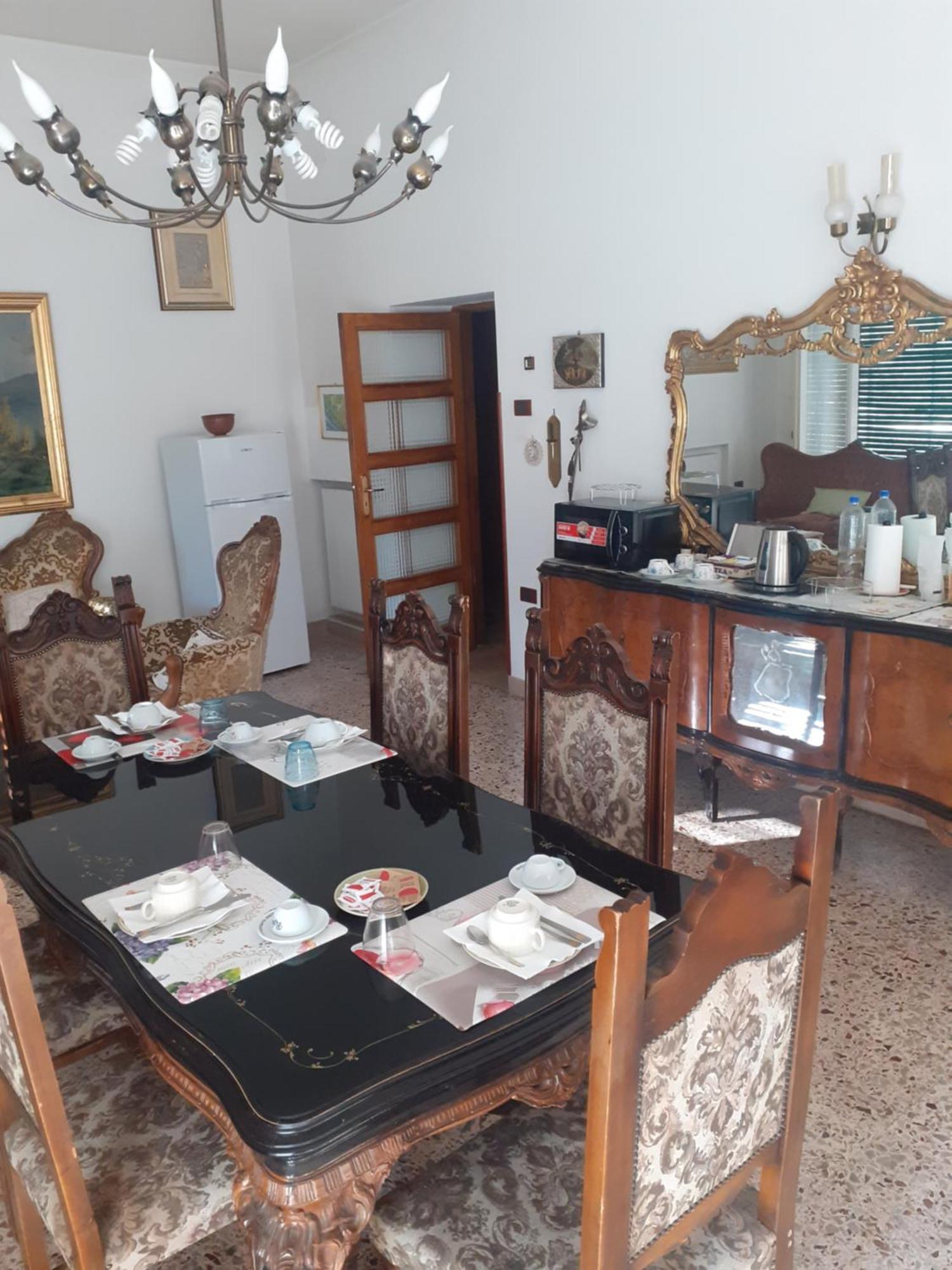 مبيت وإفطار كازيرتا A Casa Di Adele المظهر الخارجي الصورة